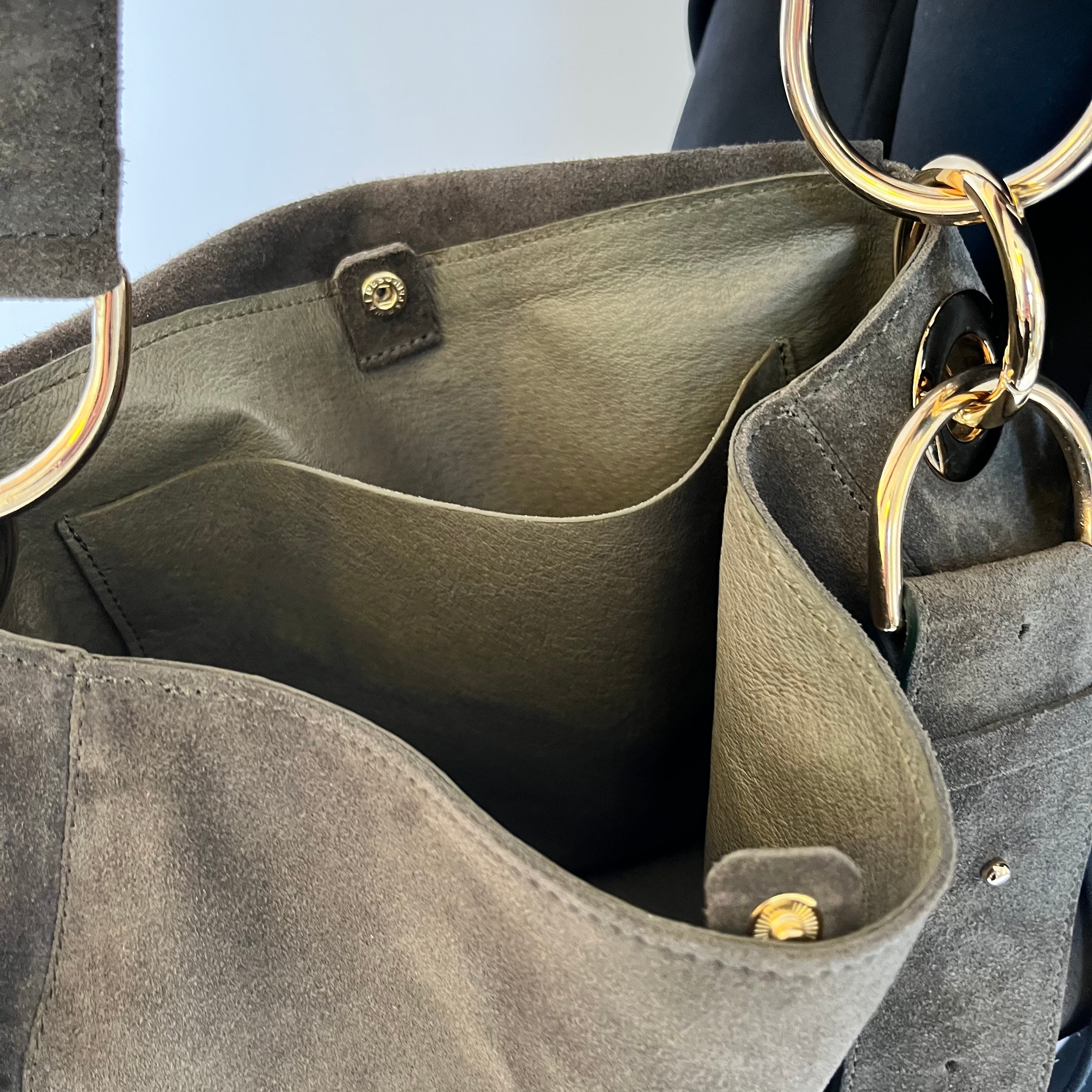 KAREN Tasche Khaki Suede DOPPELGURT