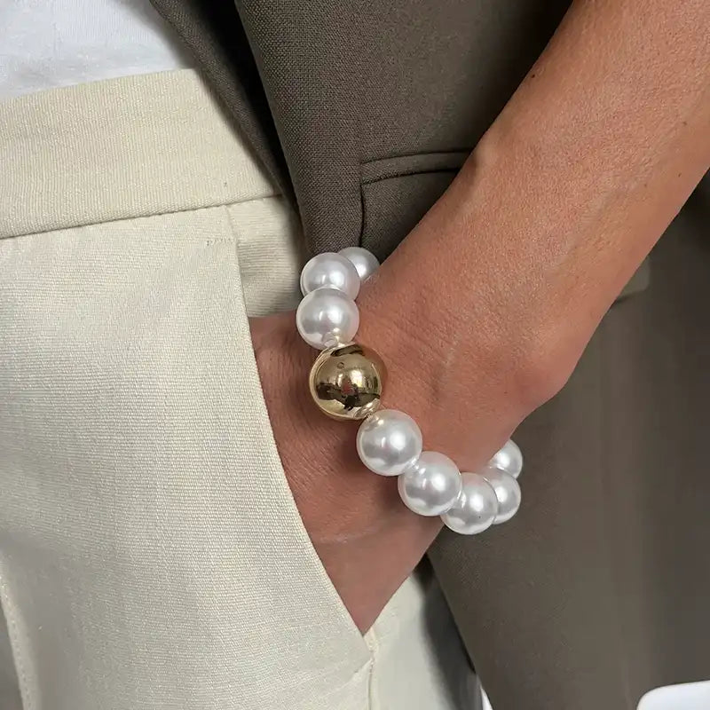 PAOLA ARMBAND Perle Weiss