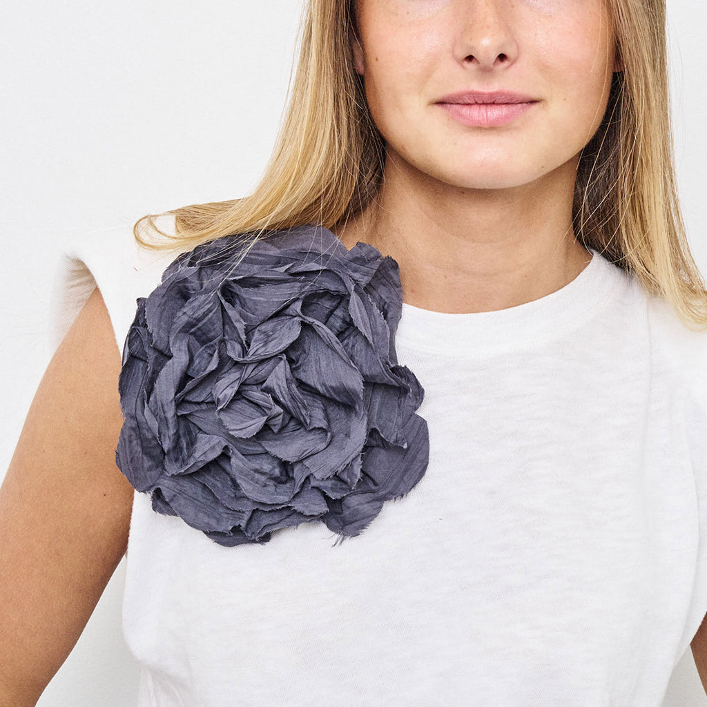 GINETTE BROSCHE GRAU