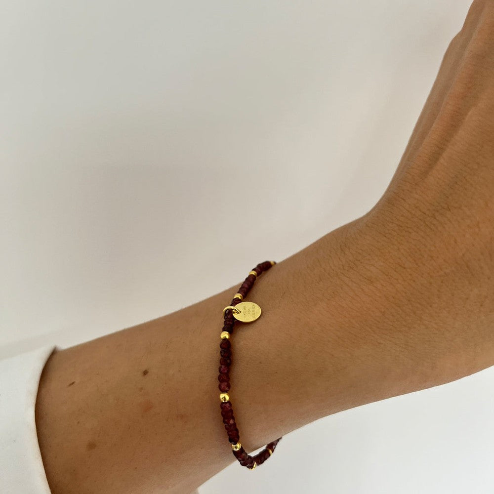 TILA ARMBAND SAPHIR RUBY