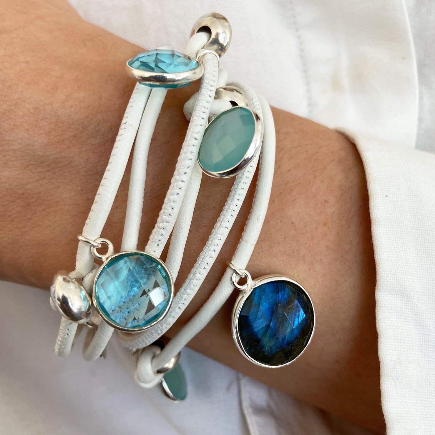 BEVEN OFF-WHITE BLUE TOPAZ